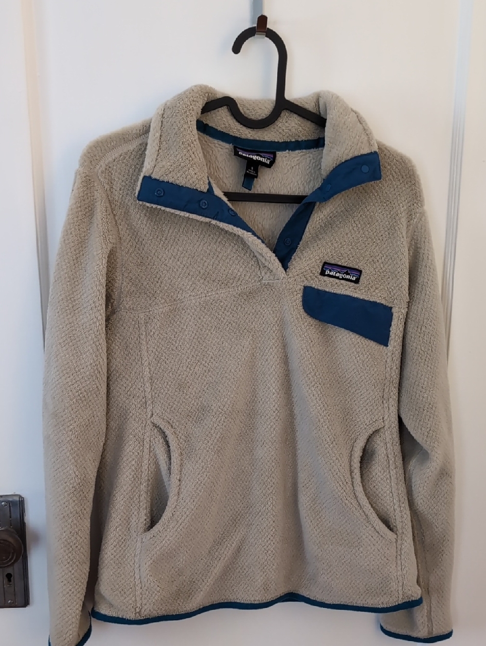 Patagonia Cream Sherpa Pullover with Blue Trim